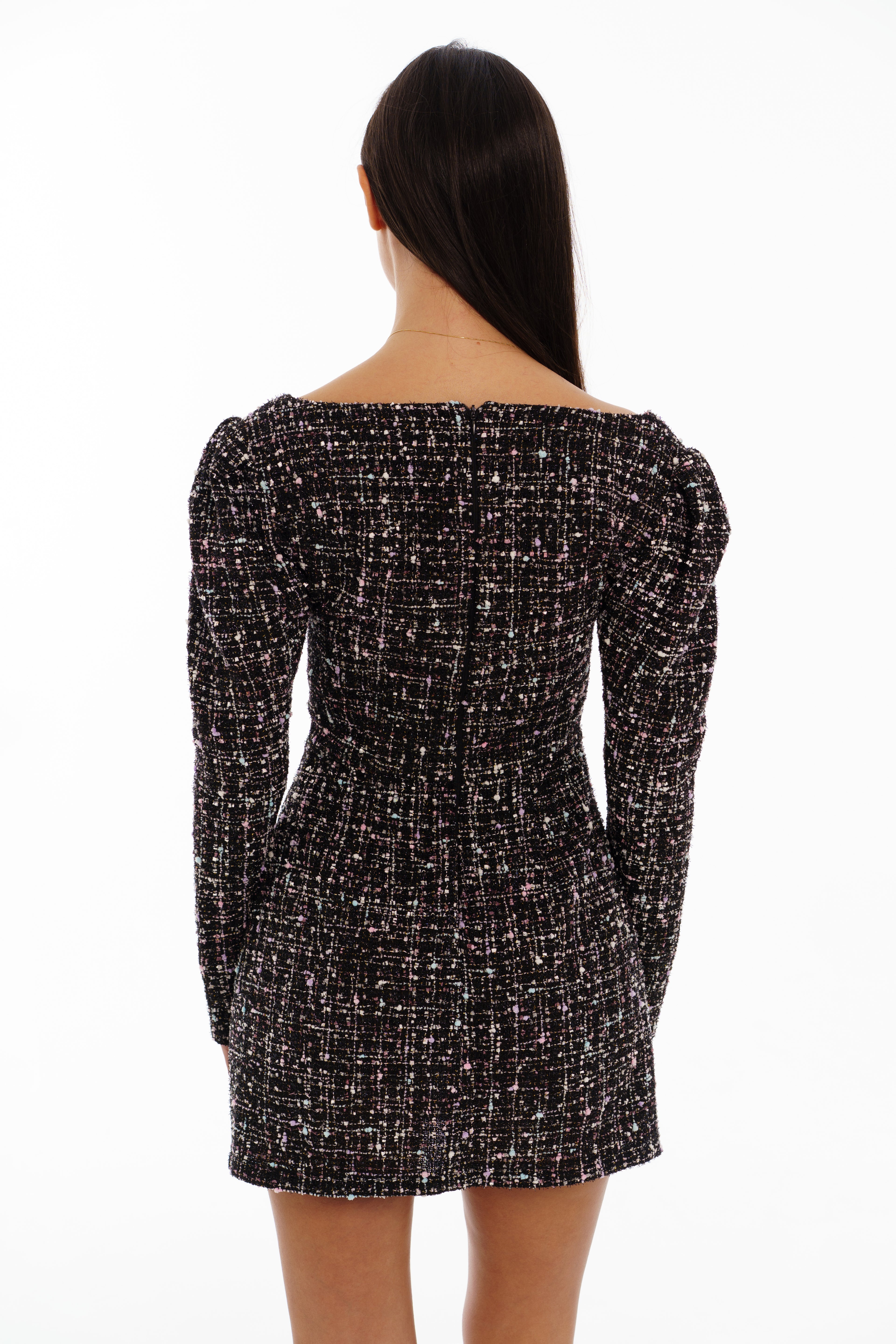 Dress with a sweetheart necklineDress