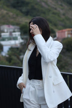 თეთრი კოსტუმი