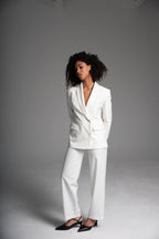 თეთრი კოსტუმი